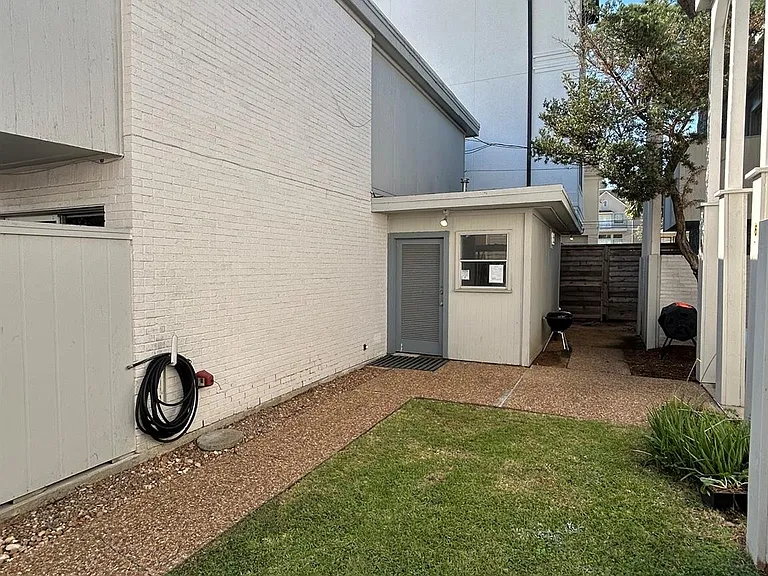 2318 Dorrington St #3 — Photo 8