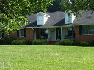 137 Post Circle Rd, Cleveland, GA 30528