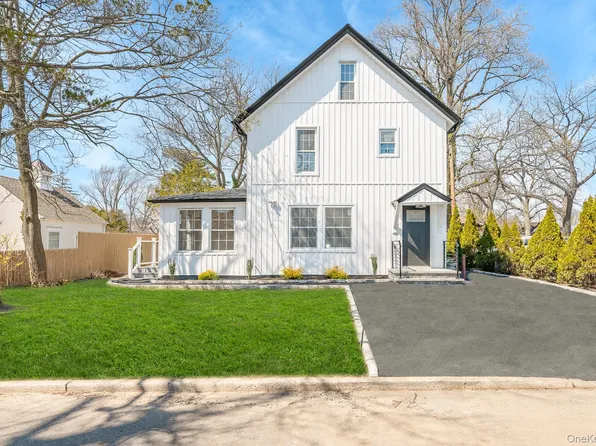 227 N Railroad Avenue, Babylon, NY 11702
