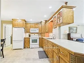 85 William St N #401 — Photo 3