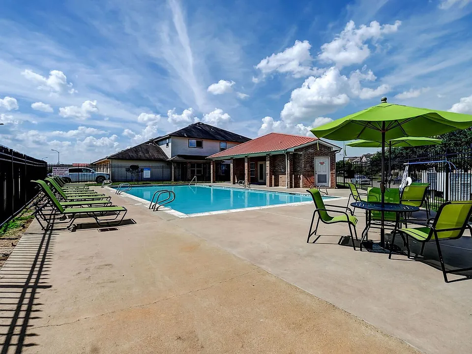 Greenhouse Villas apartments community photo