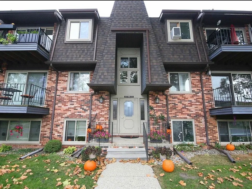 322 Riviera Dr