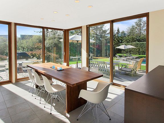5th image of 158 Montrose Ln
