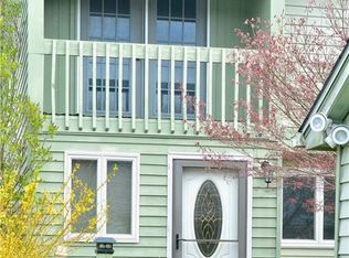 743 Robin Rd, Amherst, NY 14228