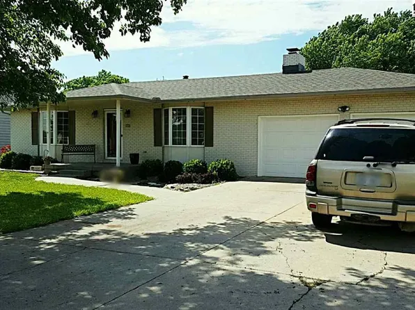 1615 Justin Dr, McPherson, KS 67460