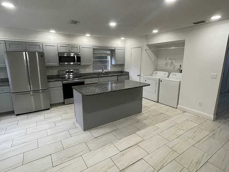 418 Banana Cay Dr #D — Photo 2