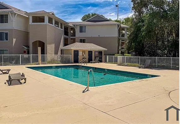 4 bed, 1312 sqft, $1,900 — Photo 4