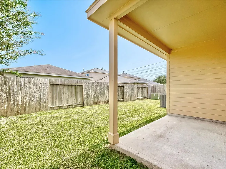 19319 Summer Island Way — Photo 22