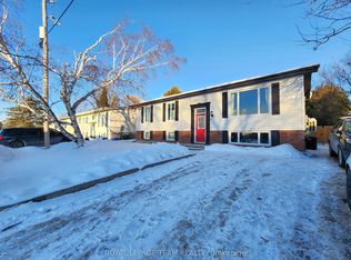 50 Fringewood Dr #2, Ottawa, ON K2S1T8