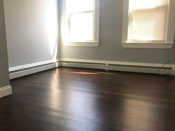 4th image of 106 Gesler St #2