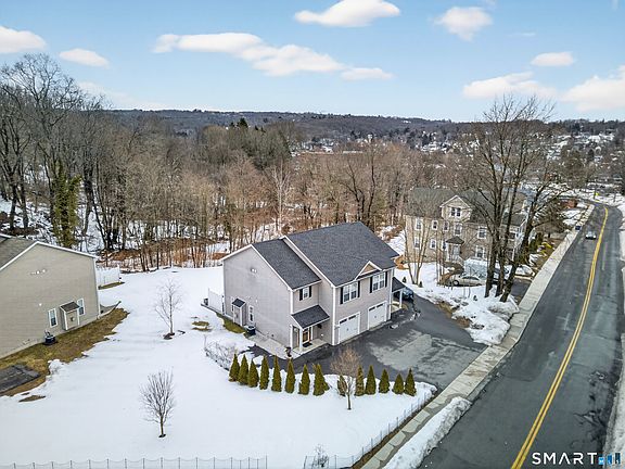 3rd image of 112 Woodruff Avenue #B