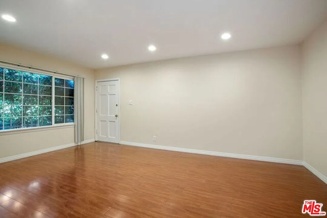 2 bed, 1.0 bath, 1000 sqft, $2,895 — Photo 3
