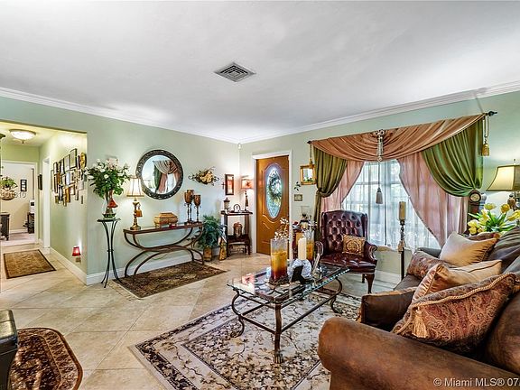 5th image of 4420 NE 15th Way
