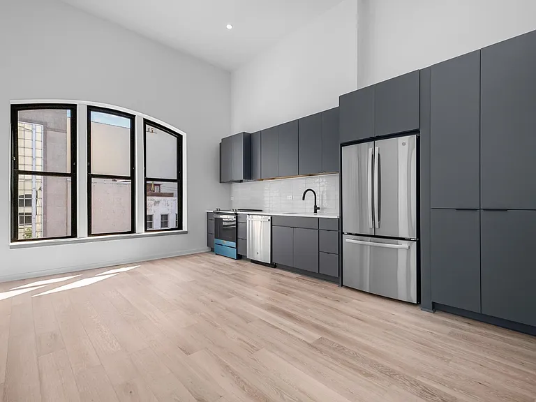 1931 2nd Ave N #203 — Photo 6