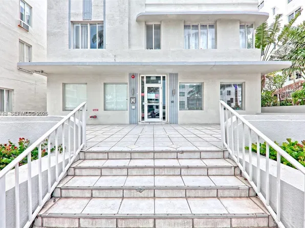3710 Collins Ave #N-202, Miami Beach, FL 33140