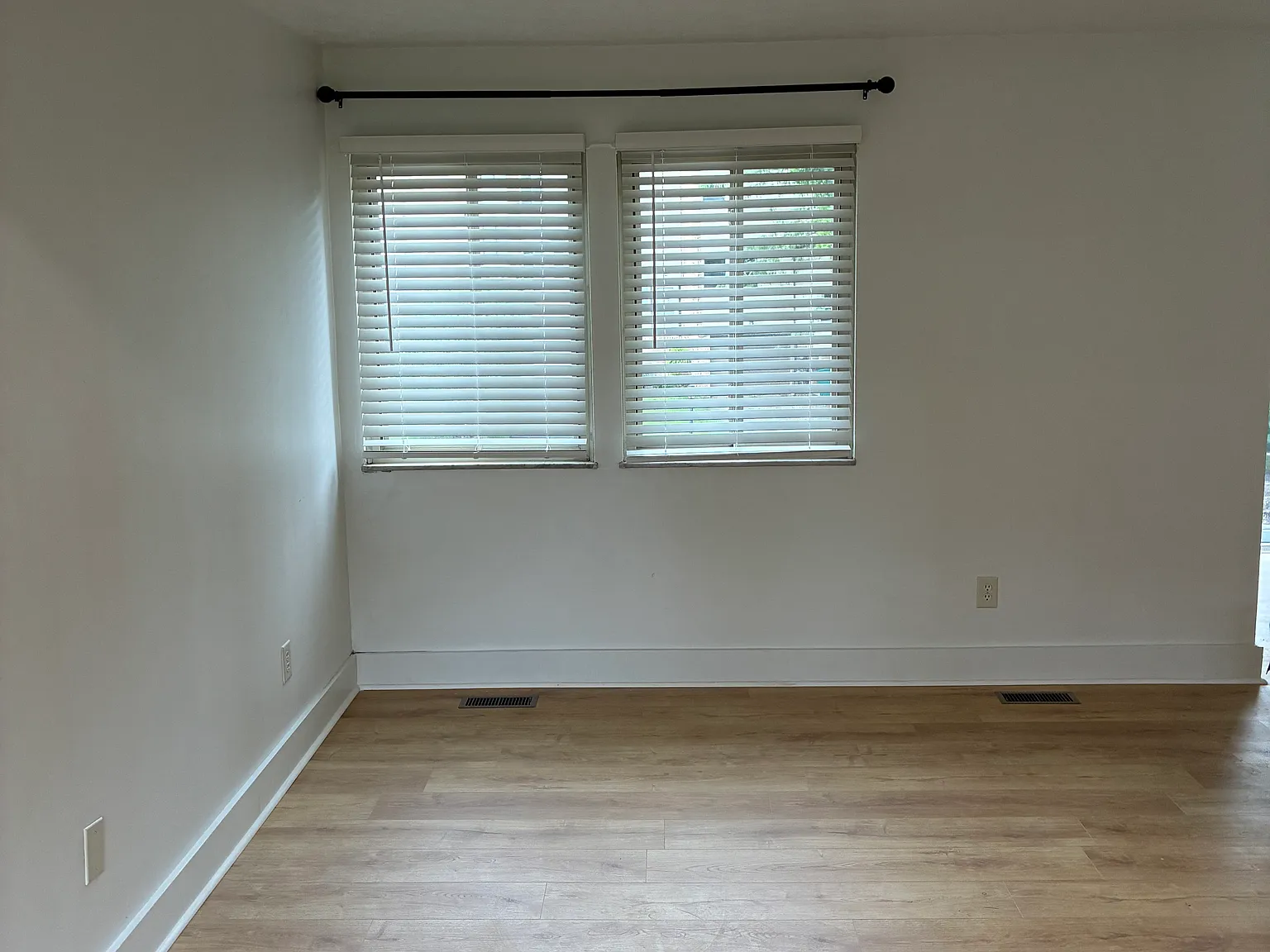 2 bed, 1.5 bath, $1,200 — Photo 4
