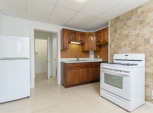 79 School St APT 1, Webster, MA 01570