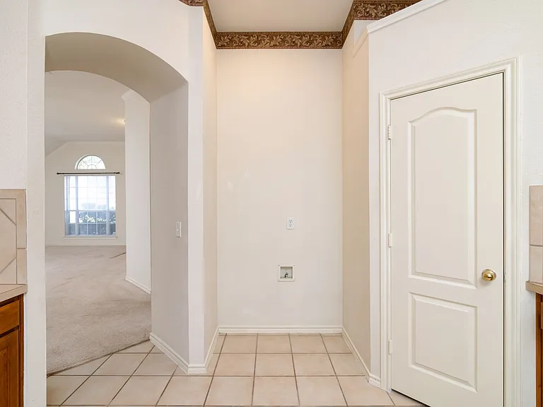 1621 Oak Brook Ln — Photo 15