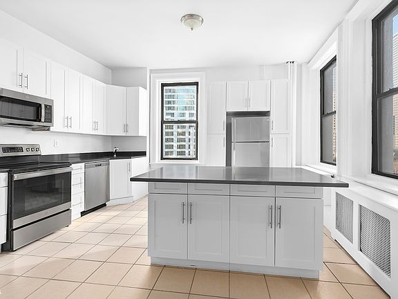 3rd image of 125 Cedar St #6S