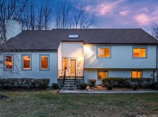 38 Clover Hill Rd, Trumbull, CT 06611