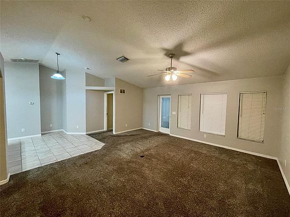 3rd image of 12119 Warwick Cir