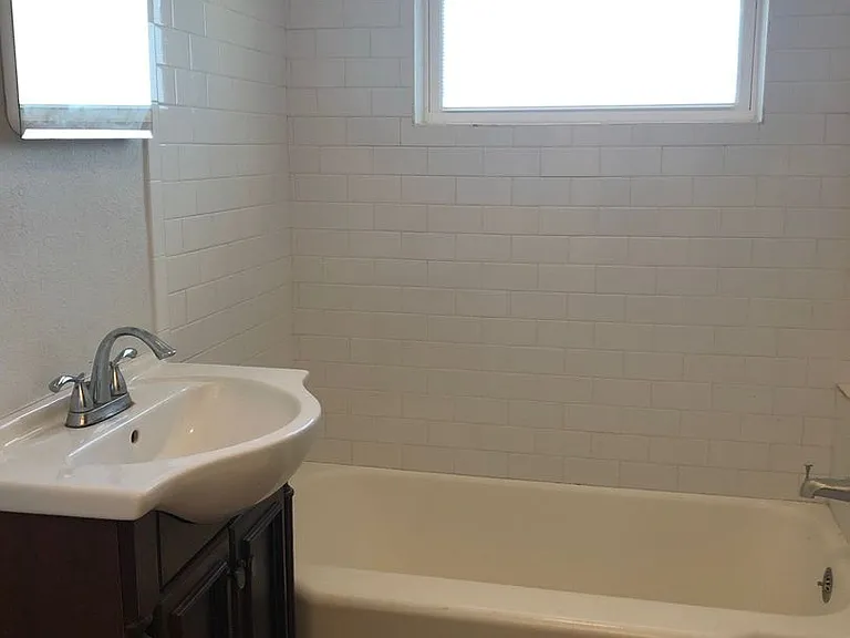 826 Erie Ave — Photo 7