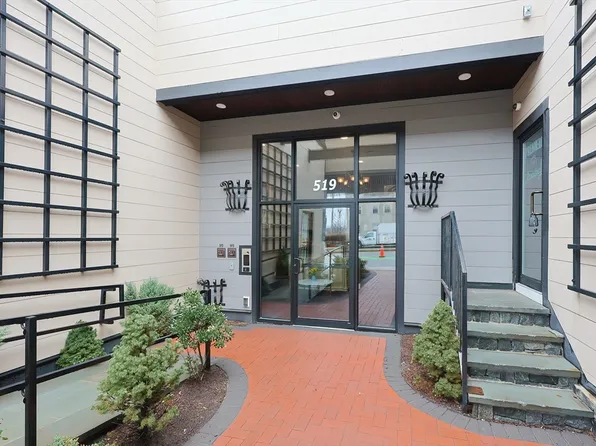 519 Broadway #302, Somerville, MA 02145