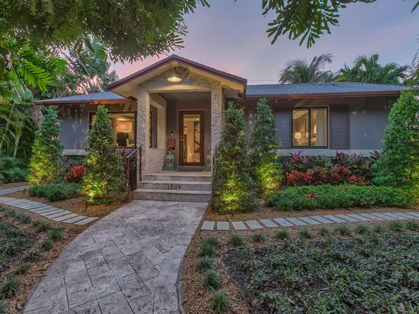 1209 N Lakeside Drive, Lake Worth Beach, FL 33460