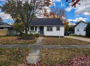 1302 S Walden Ave, Appleton, WI 54915
