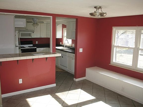2nd image of 238 Greenwood Dr