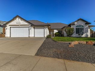 1026 Rollingview Dr, Redding, CA