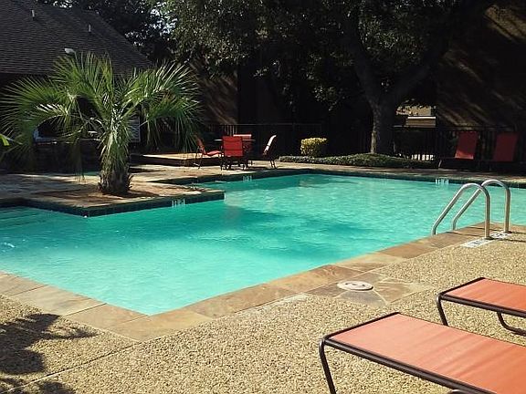 2nd image of 2403 Brown Blvd #C2