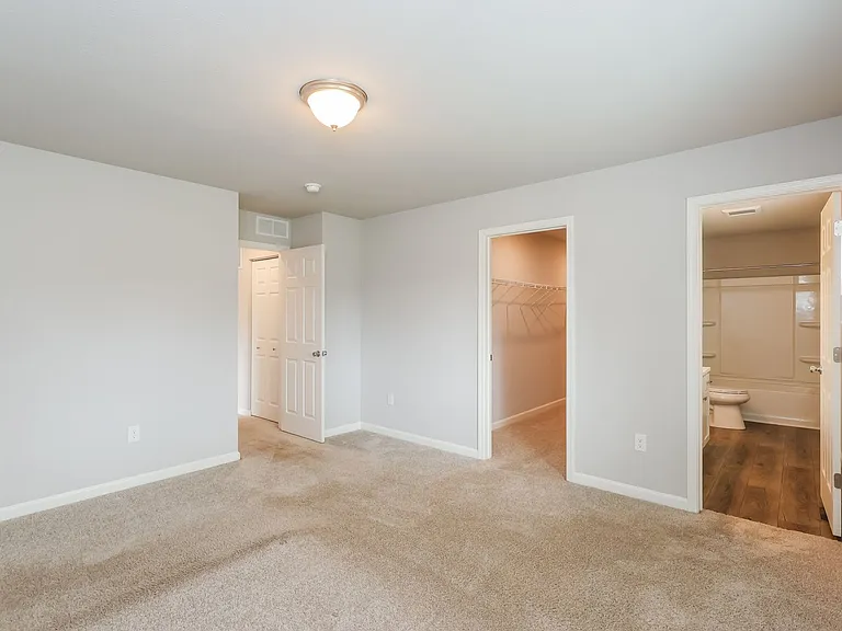 115 E Mason St — Photo 13