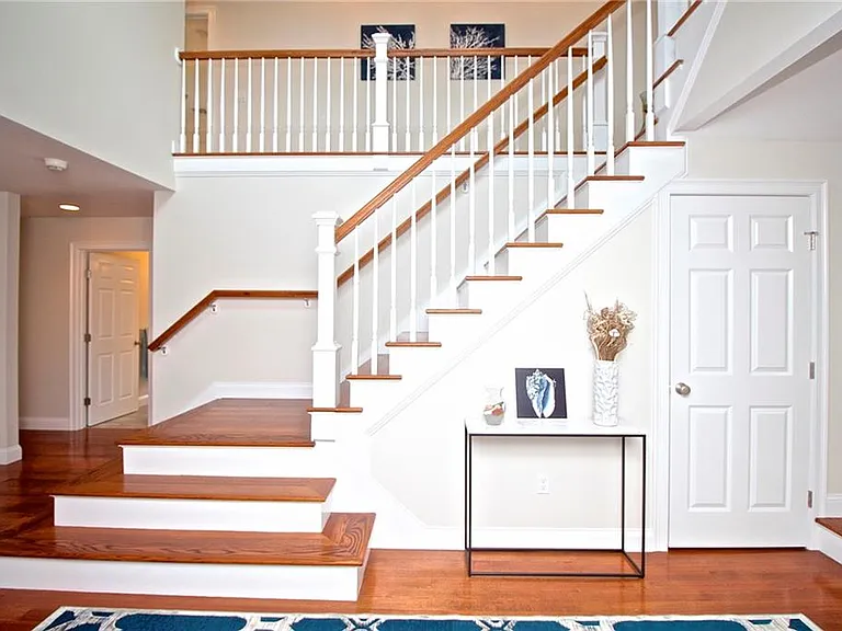 190 Coggeshall Ave — Photo 23