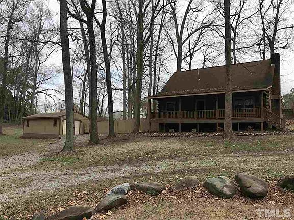 4th image of 2541 Derby Dr