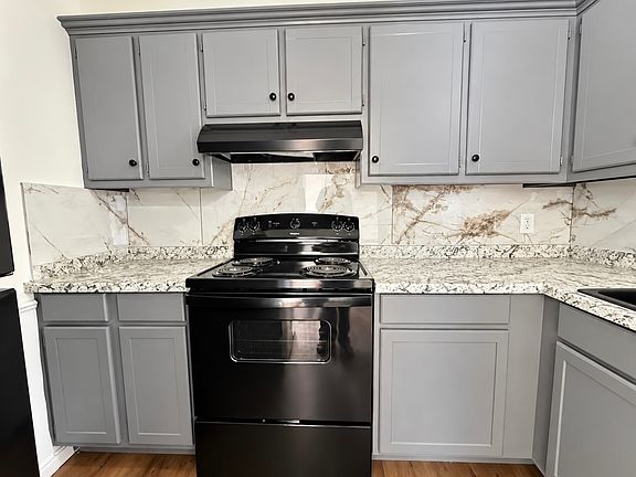 4th image of 605 S Cimarron Rd #18