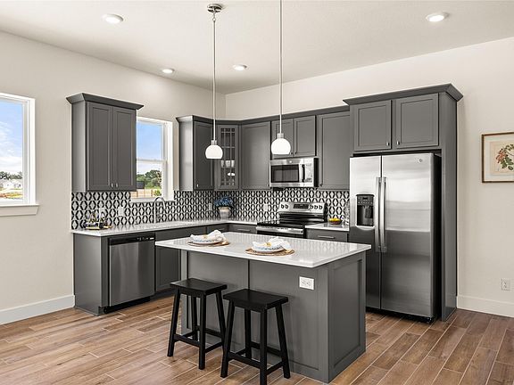 5th image of 802 W Creek St #100