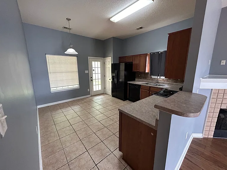 6836 Kamali Ave — Photo 5