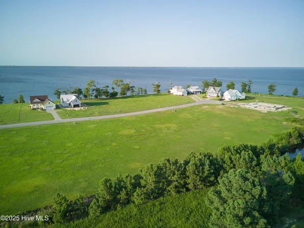 138 E Royal Way, Merry Hill, NC 27957