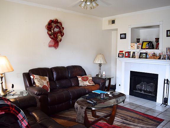 Spacious living room