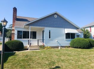 610 S 1st Ave, Forreston, IL 61030