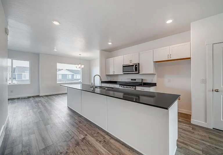 1132 W 310 S — Photo 3