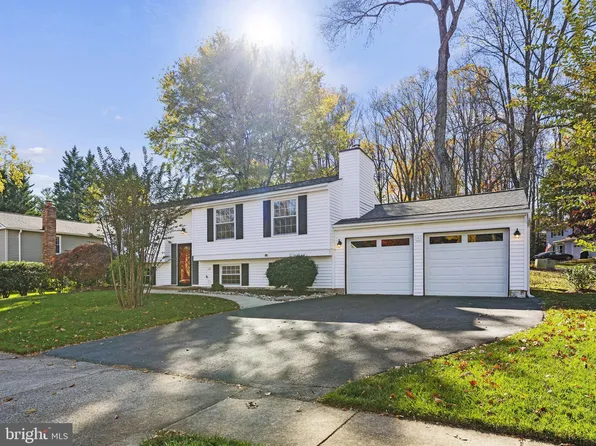 10217 Steamboat Landing Ln, Burke, VA 22015