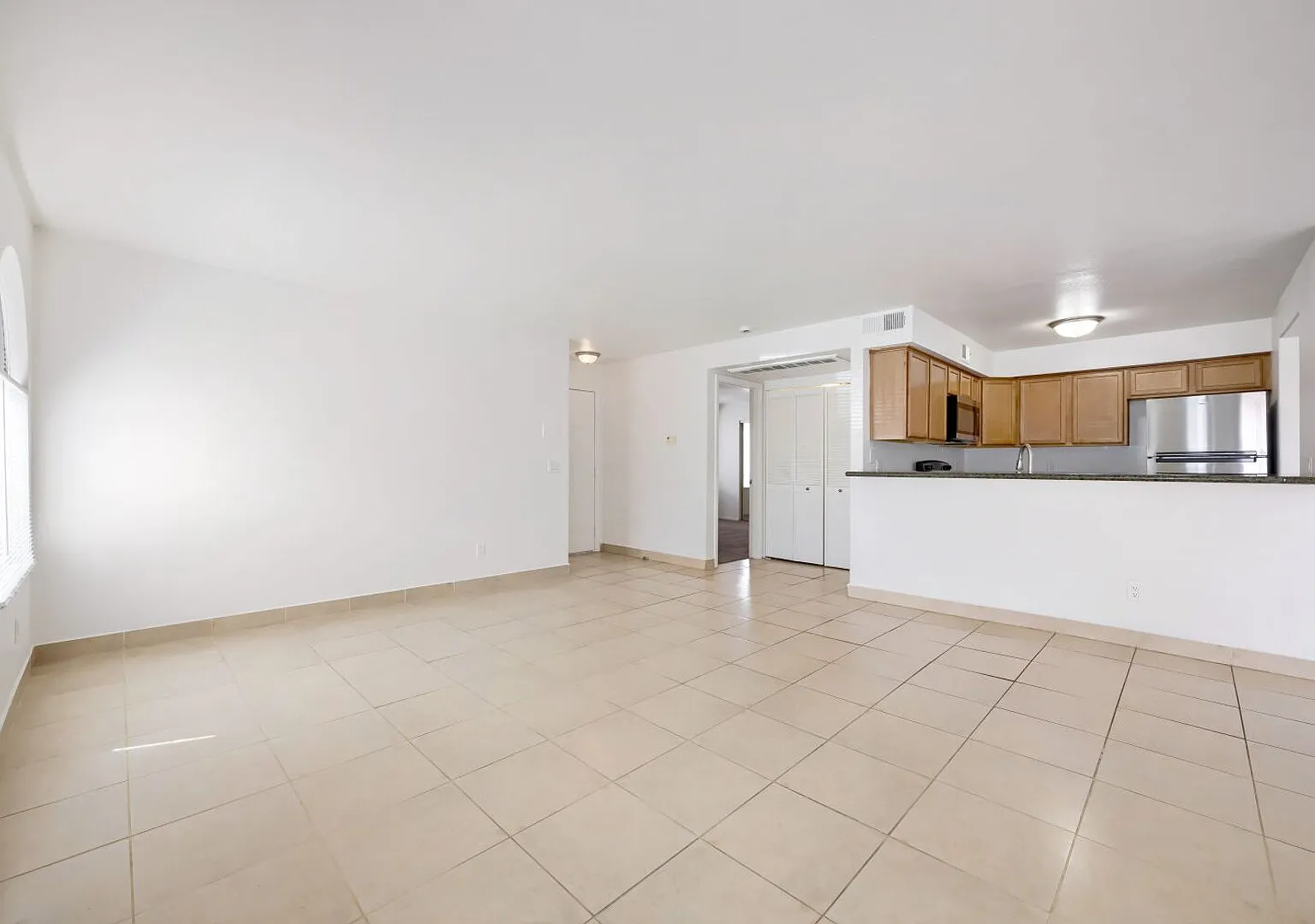 Stylish 2-Bedroom Condo with Private Balcony! — Photo 4