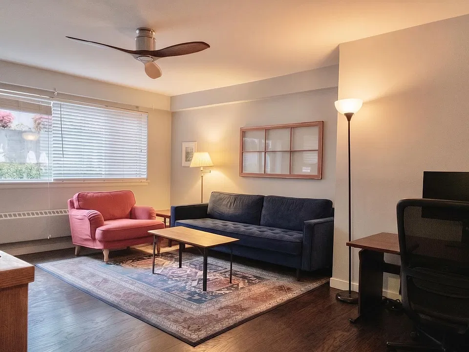 530 W Olympic Pl #209