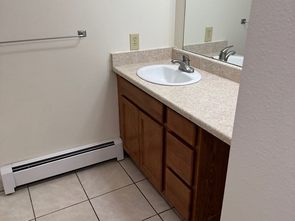 1st image of 533 Yale Pl #1