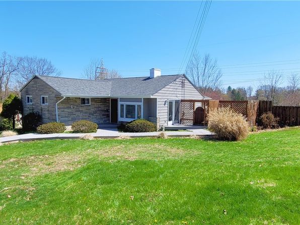 2366 California Dr, Allison Park, PA 15101