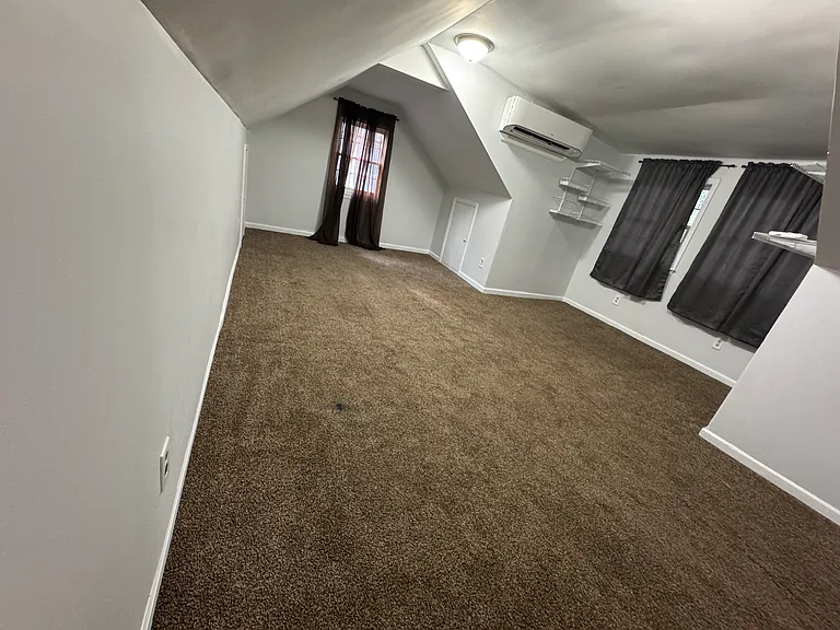 102 Weatherbark Cir — Photo 24