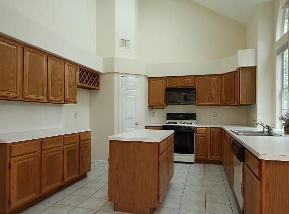 5th image of 16111 Willowpark Dr