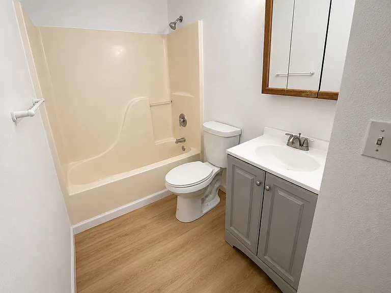 321 G St SE #321 — Photo 3
